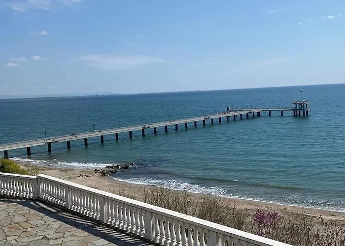 Markoni 5 * ブルガス